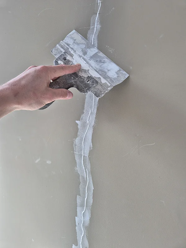 Latex Spuiten - Reparatie - Herstel scheuren - Aalsmeer