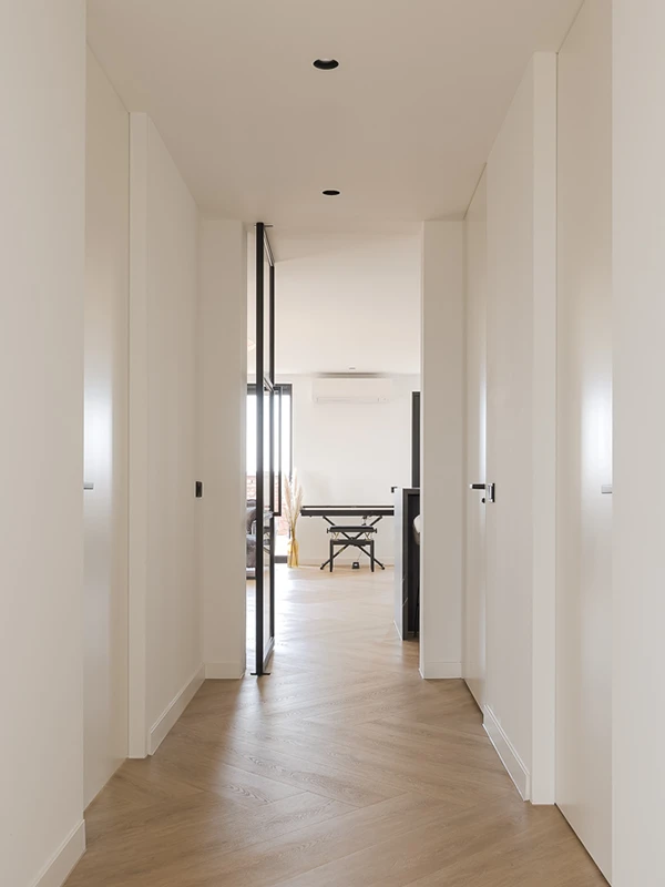 Latex Spuiten UIthoorn - Over ons - Altijd strakke afwerking - Ook de details