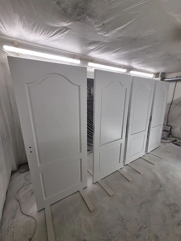 Latex Spuiten Uithoorn - Spuitcabine - Deuren wit