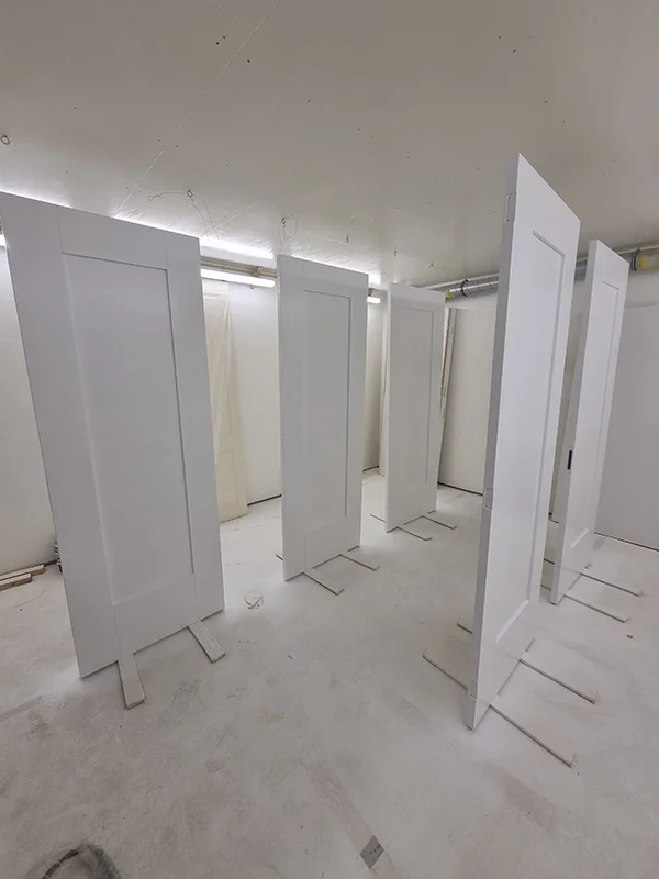 Latex Spuiten Uithoorn - Spuitcabine - Deuren wit