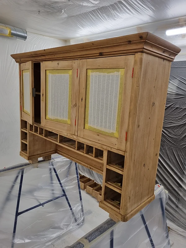 Latex Spuiten Uithoorn - Spuitcabine - Kast