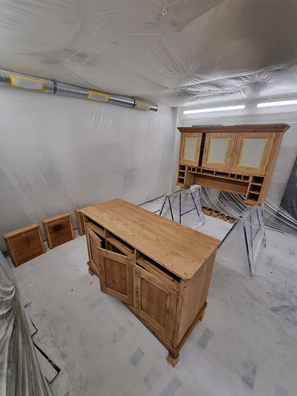 Latex Spuiten Uithoorn - Spuitcabine - Kast