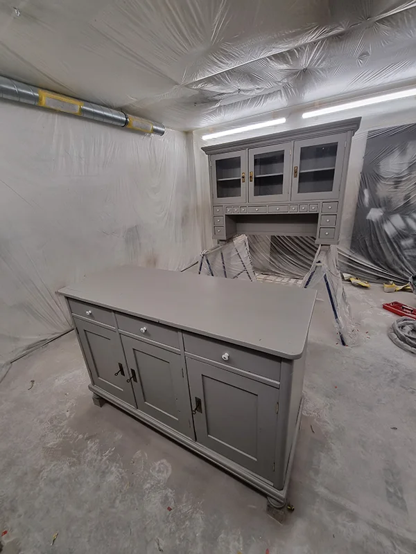 Latex Spuiten Uithoorn - Spuitcabine - Kast