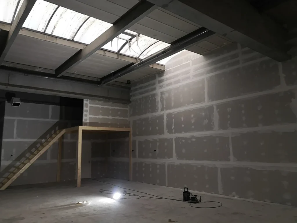 latex spuiten uithoorn - nieuwbouw - bedrijfsunit - stuc - latex spuiten