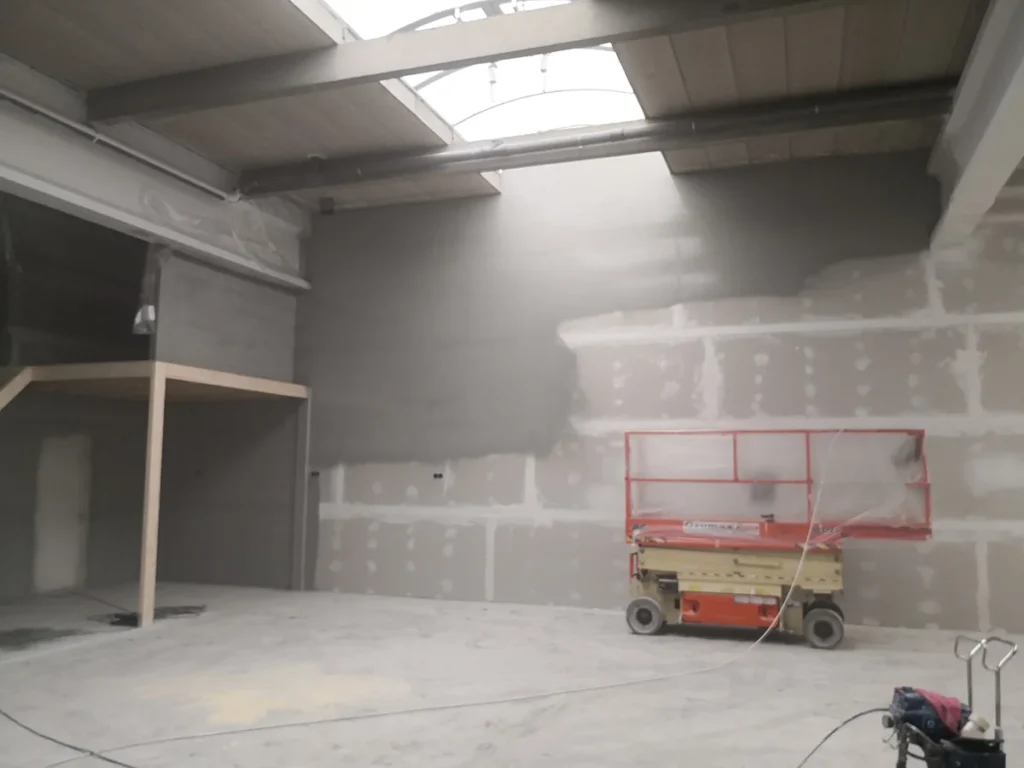 latex spuiten uithoorn - nieuwbouw - bedrijfsunit - stuc - latex spuiten